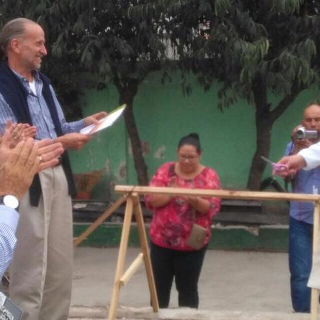 L'architetto Gonzalo Ramòn Banderas alla posa della prima pietra